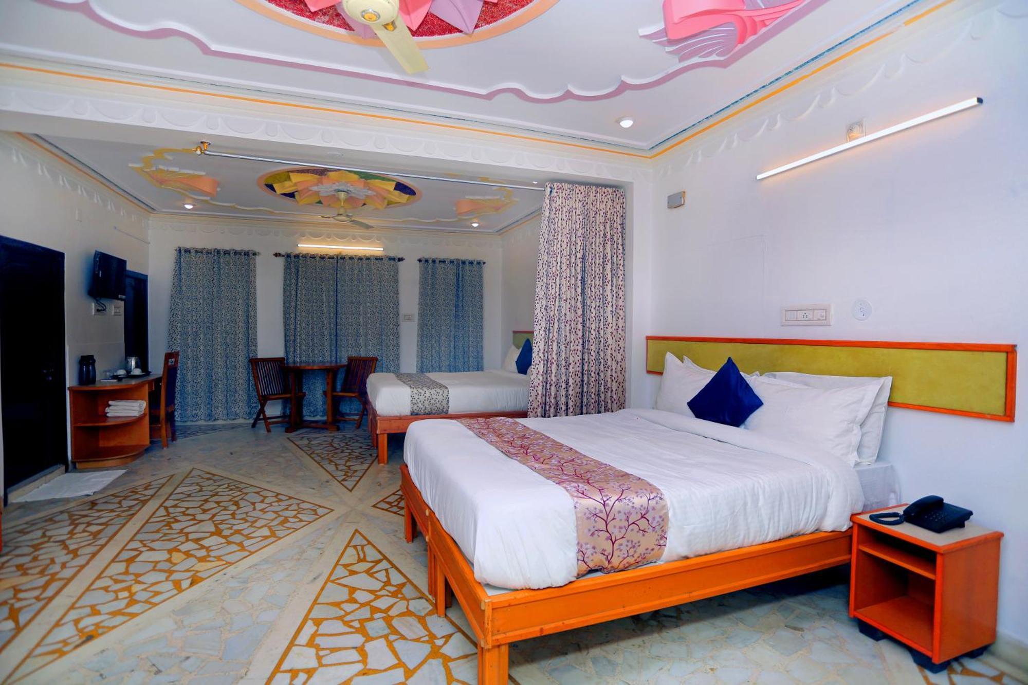 The Kesar Niwas Hotel Udaipur Ngoại thất bức ảnh