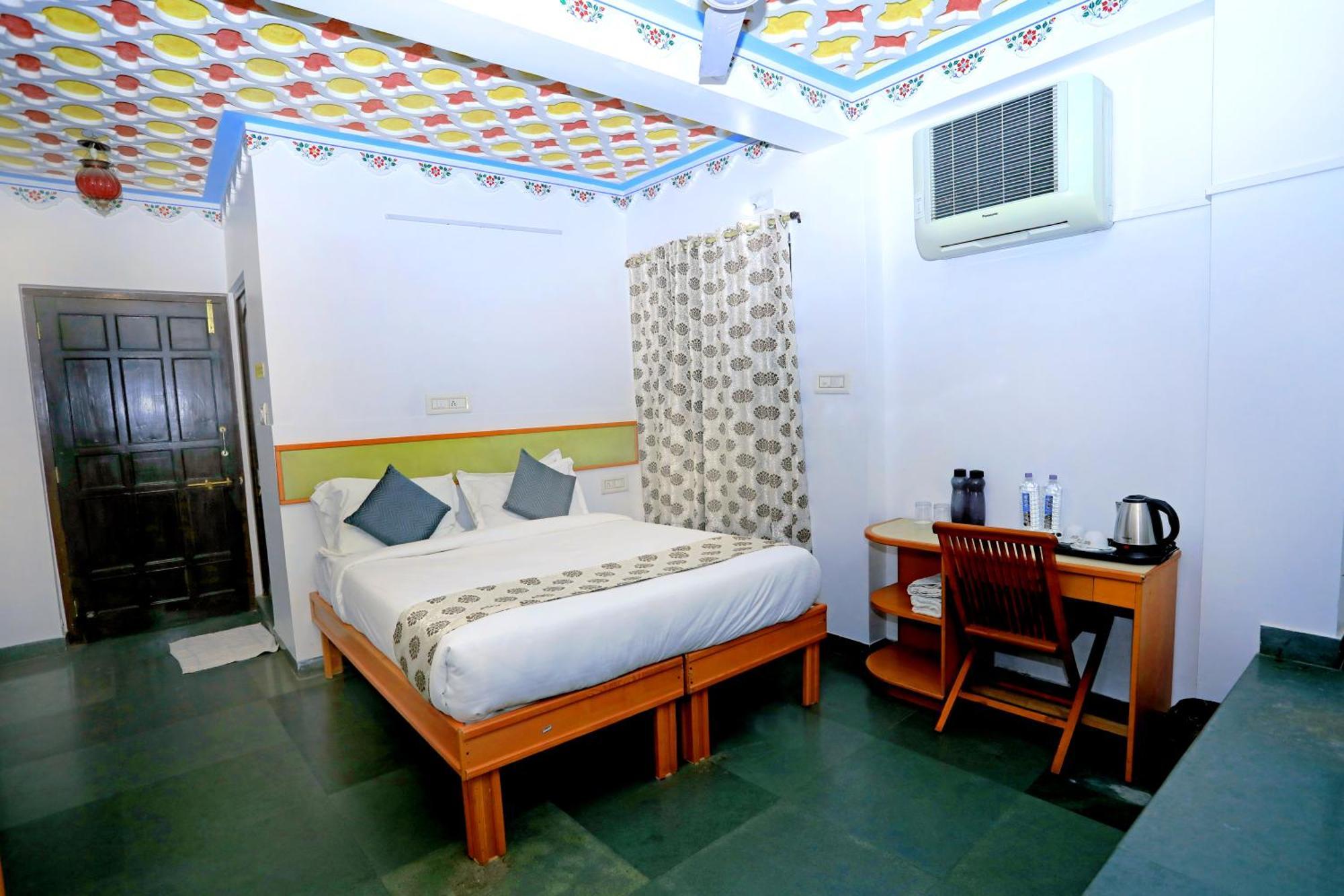 The Kesar Niwas Hotel Udaipur Ngoại thất bức ảnh