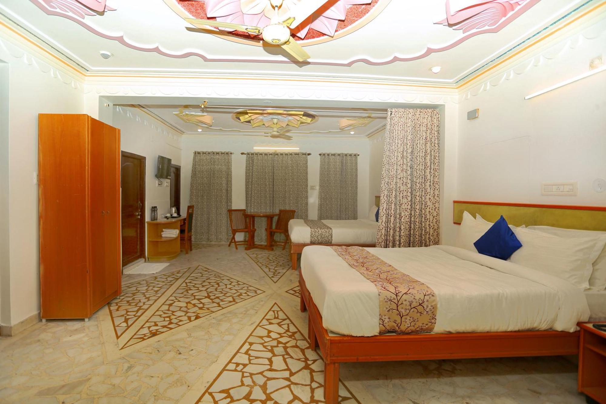 The Kesar Niwas Hotel Udaipur Ngoại thất bức ảnh