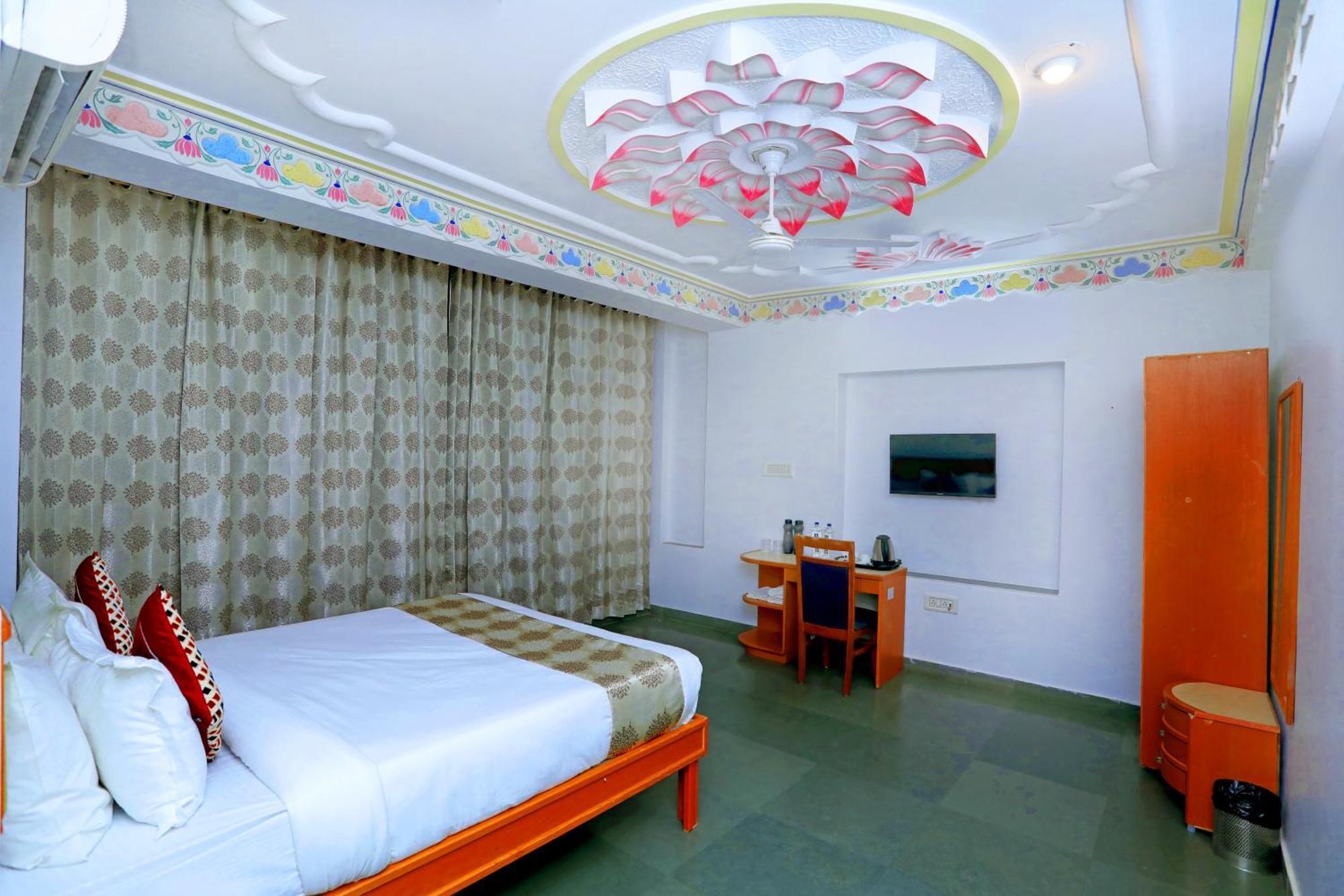 The Kesar Niwas Hotel Udaipur Ngoại thất bức ảnh