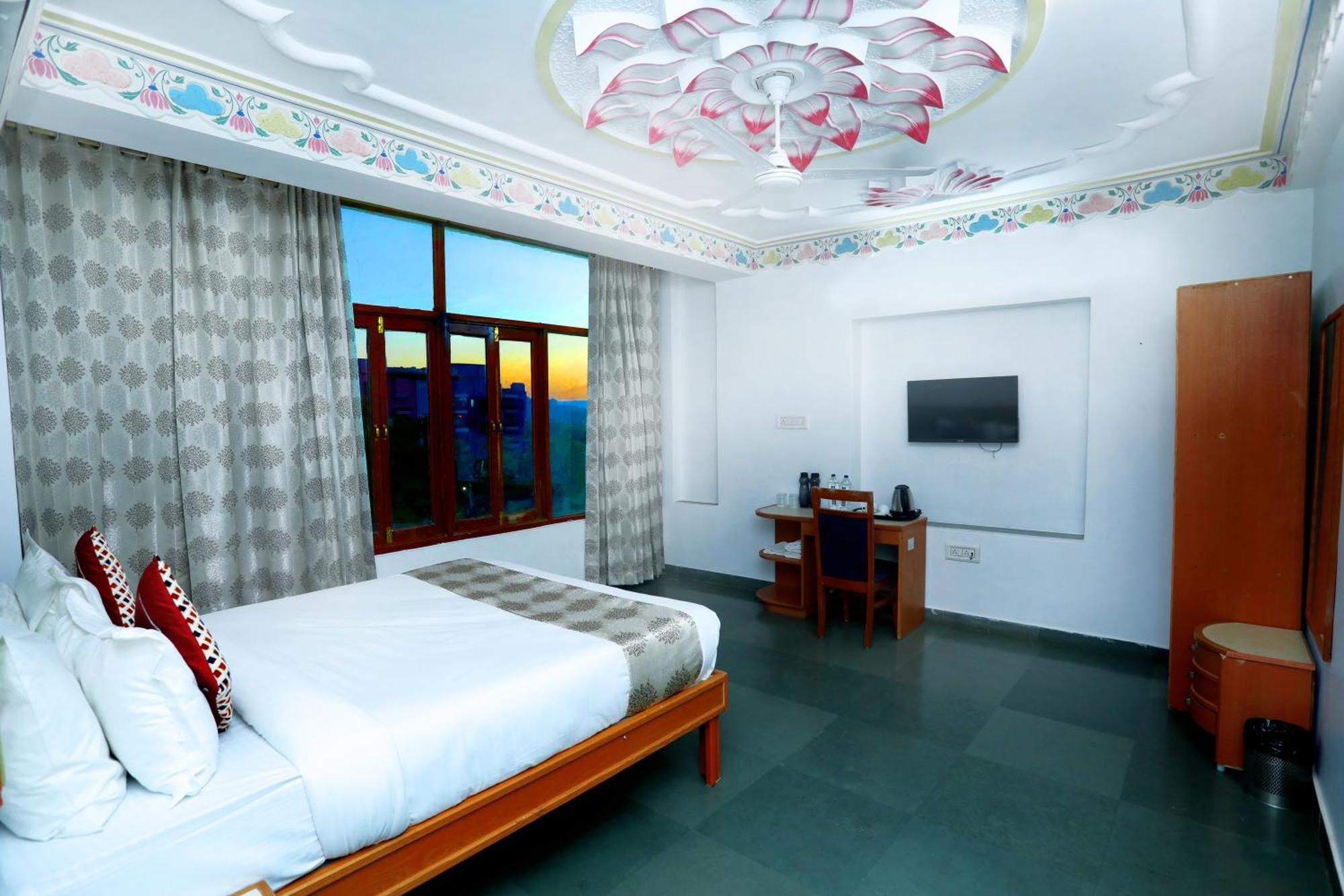 The Kesar Niwas Hotel Udaipur Ngoại thất bức ảnh