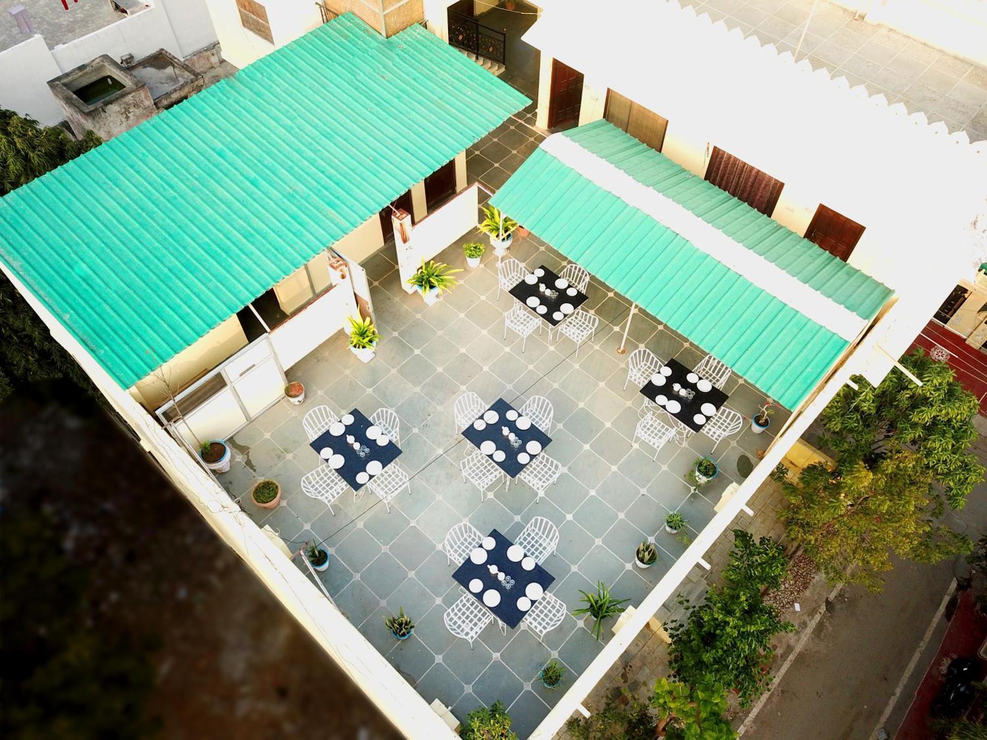 The Kesar Niwas Hotel Udaipur Ngoại thất bức ảnh